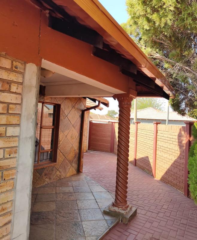 3 Bedroom Property for Sale in Geelhoutpark North West